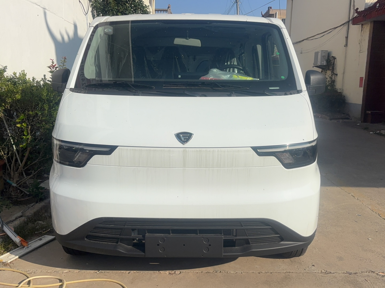 EV EV80 2026 EV80 Short Wheelbase photo 2