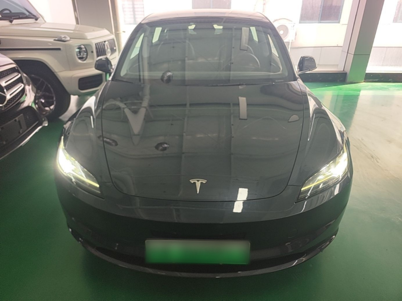Model 3 2023 RWD photo 2