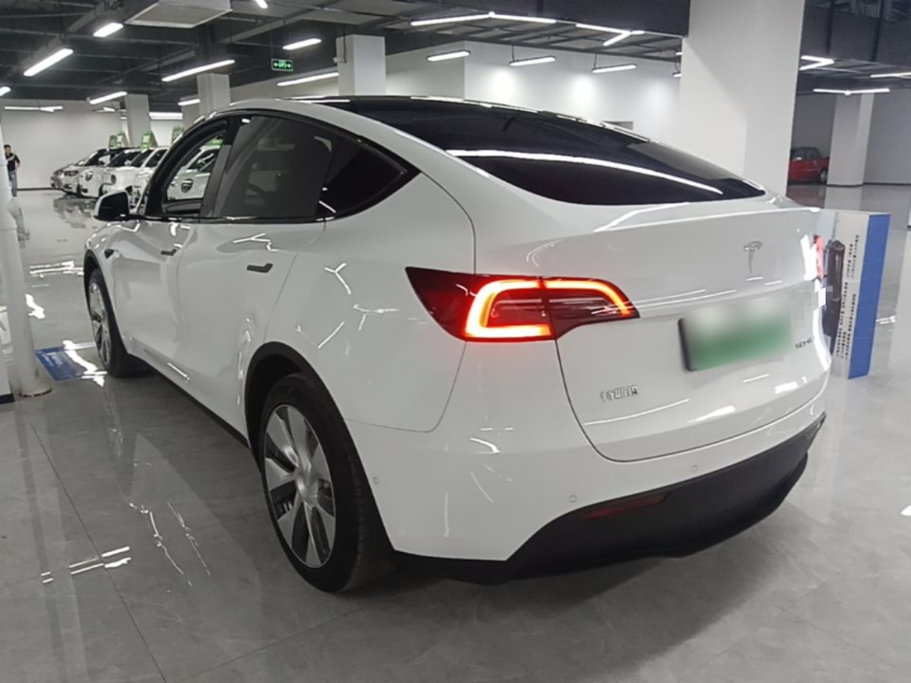 Model Y 2022 Facelift RWD photo 4