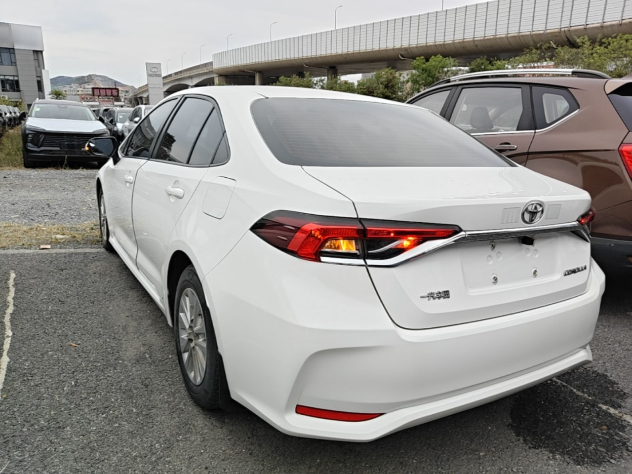 Corolla 2021 TNGA 1.5L CVT Elite photo 4
