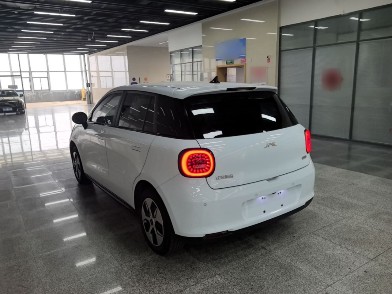 Yiwei 3 2024 330km Lite photo 4