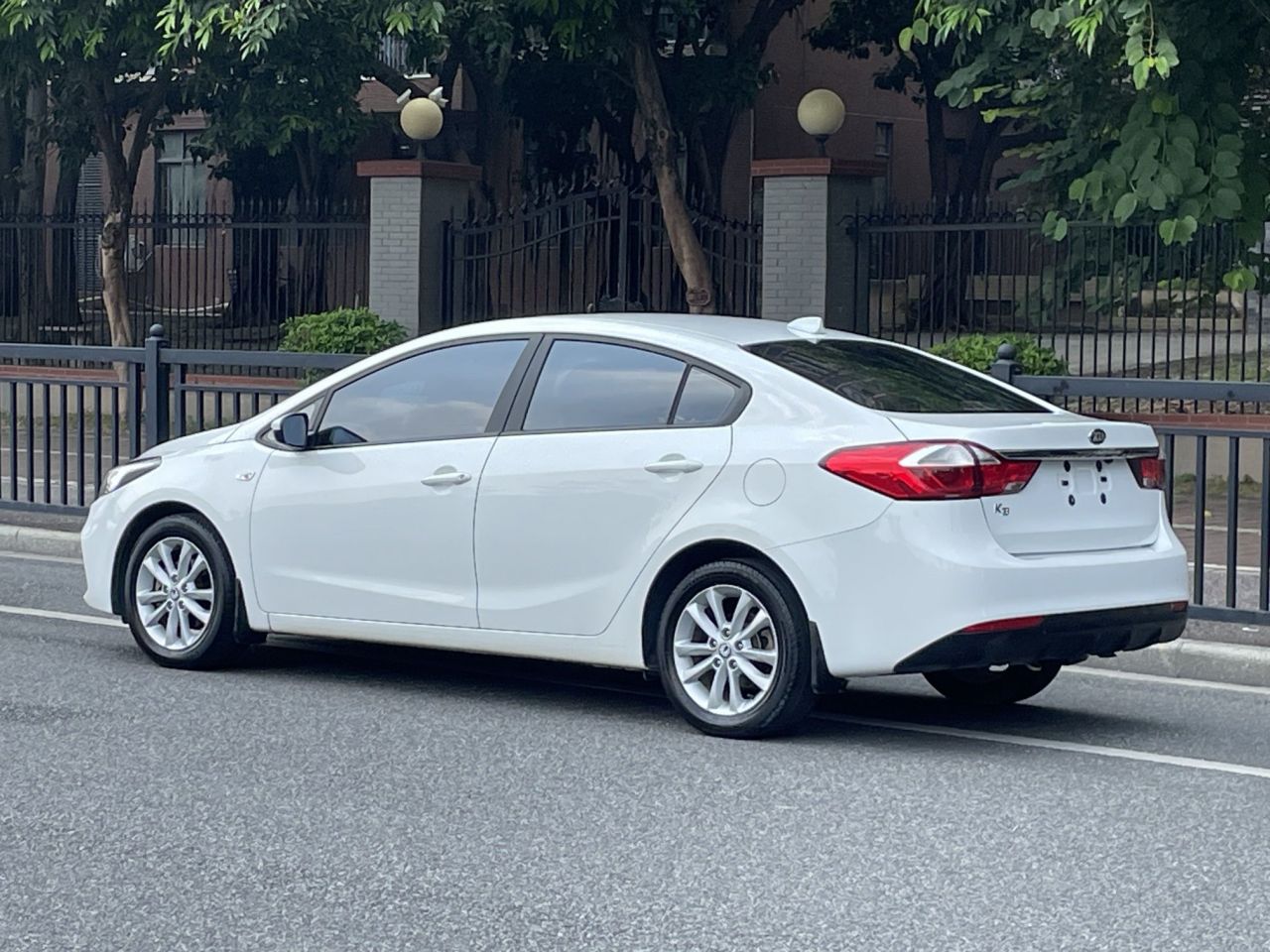 K3 2016 1.6L AT photo 3