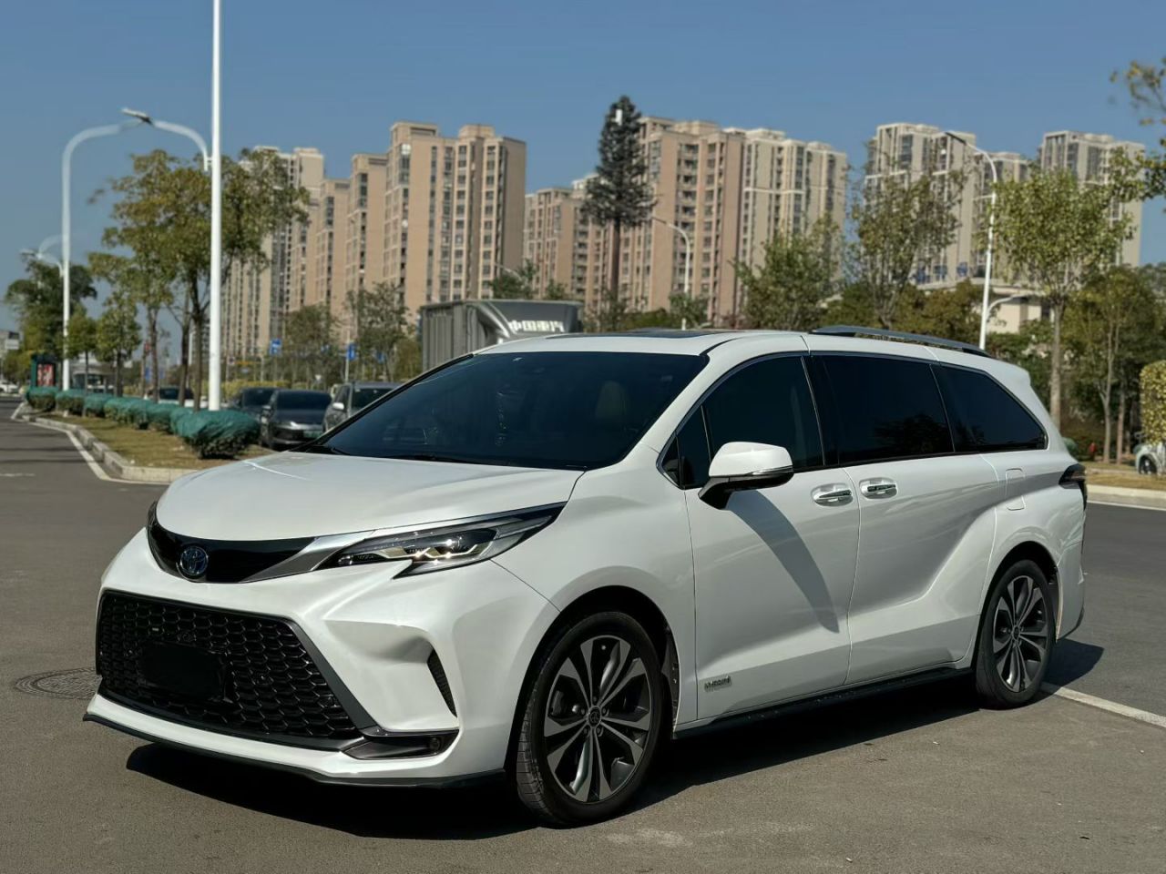 Granvia 2022 2.5L Hybrid