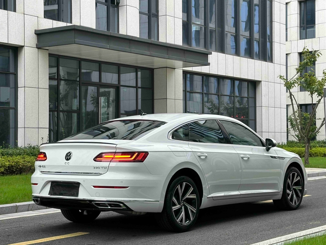 FAW-Volkswagen CC 2021 330TSI photo 4