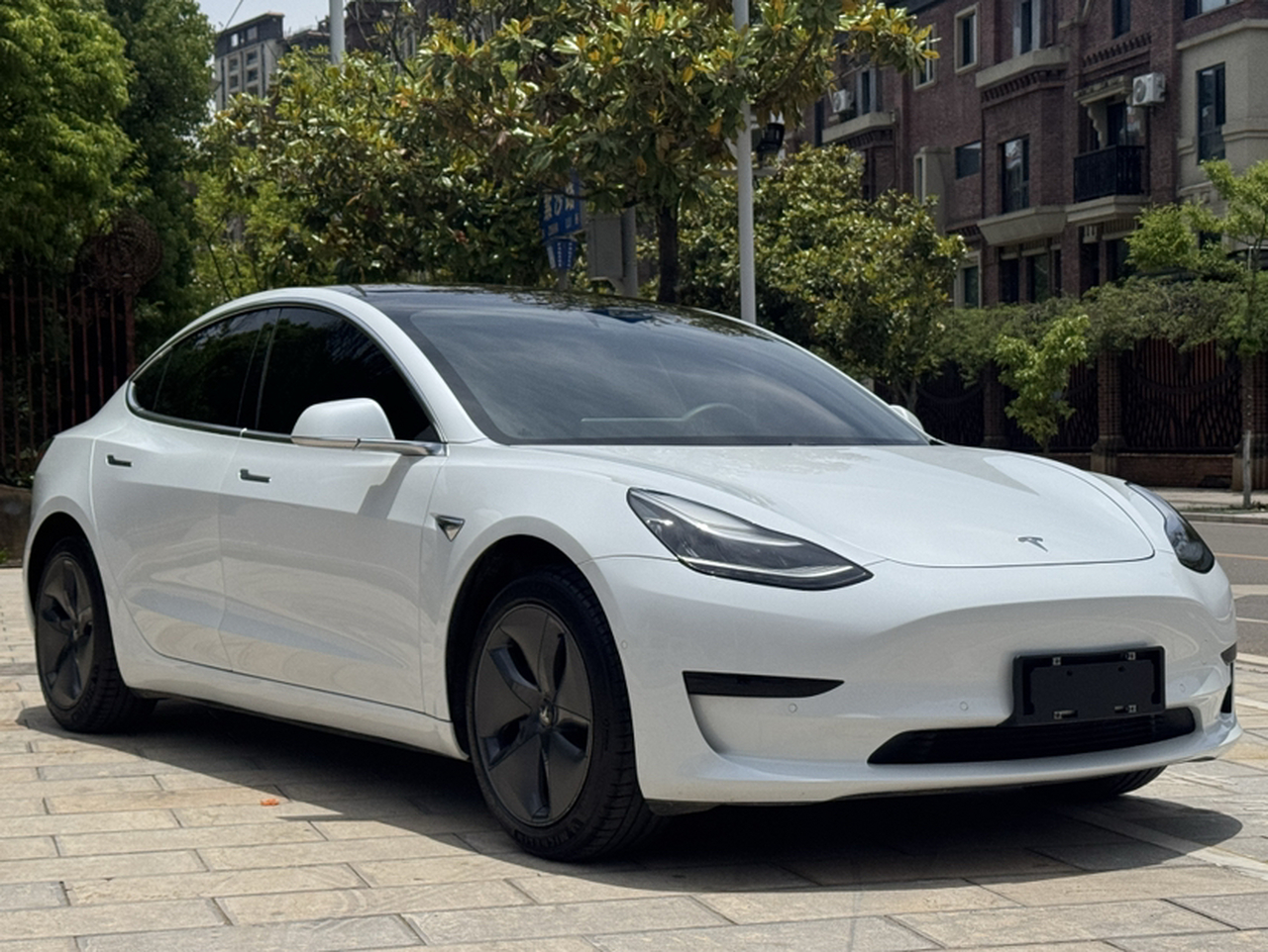 Model 3 2020 Standard Range RWD Upgraded photo 3