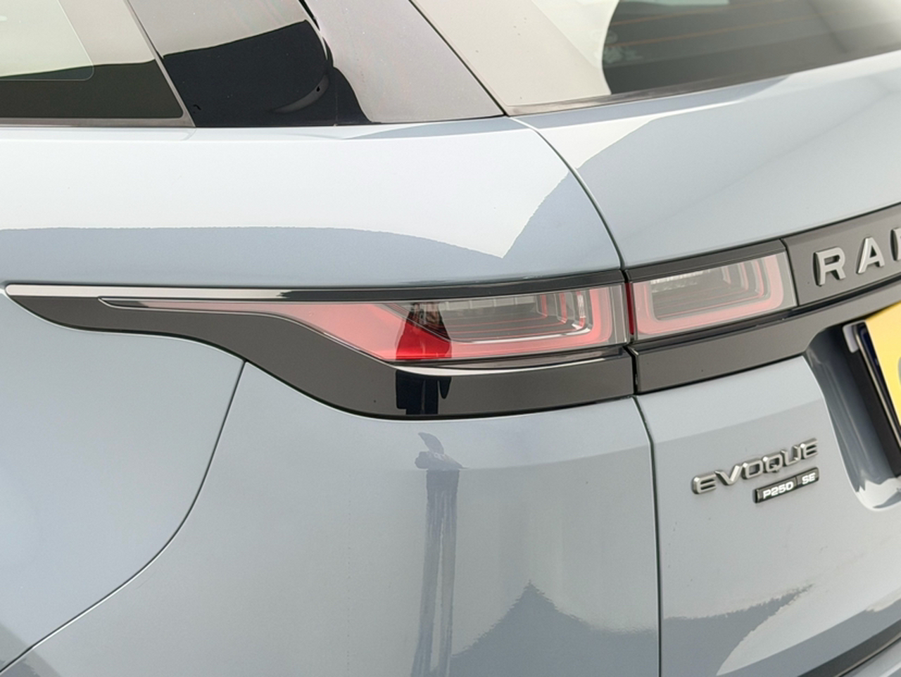 Range Rover Evoque 2020 249PS R-DYNAMIC SE Sport Tech photo 4