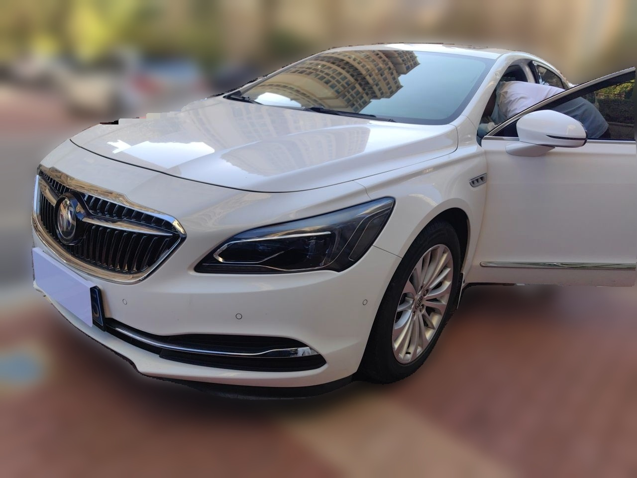 LaCrosse 2016 28T Luxury