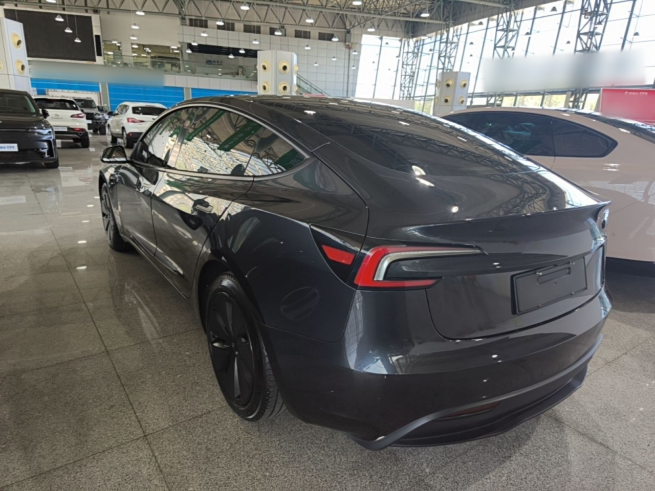 Model 3 2023 RWD photo 4