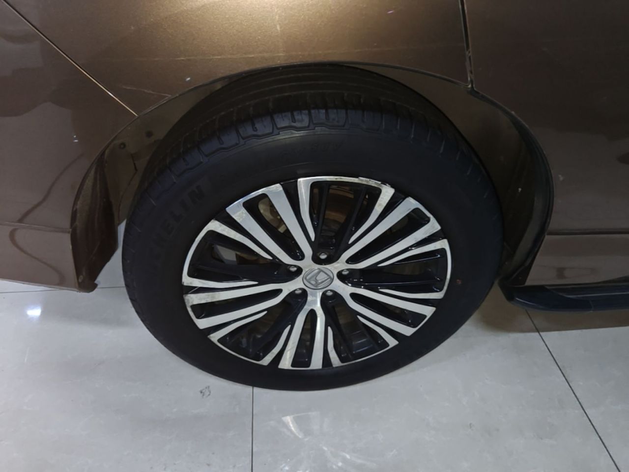 Avancier 2017 370TURBO AWD Exclusive photo 2