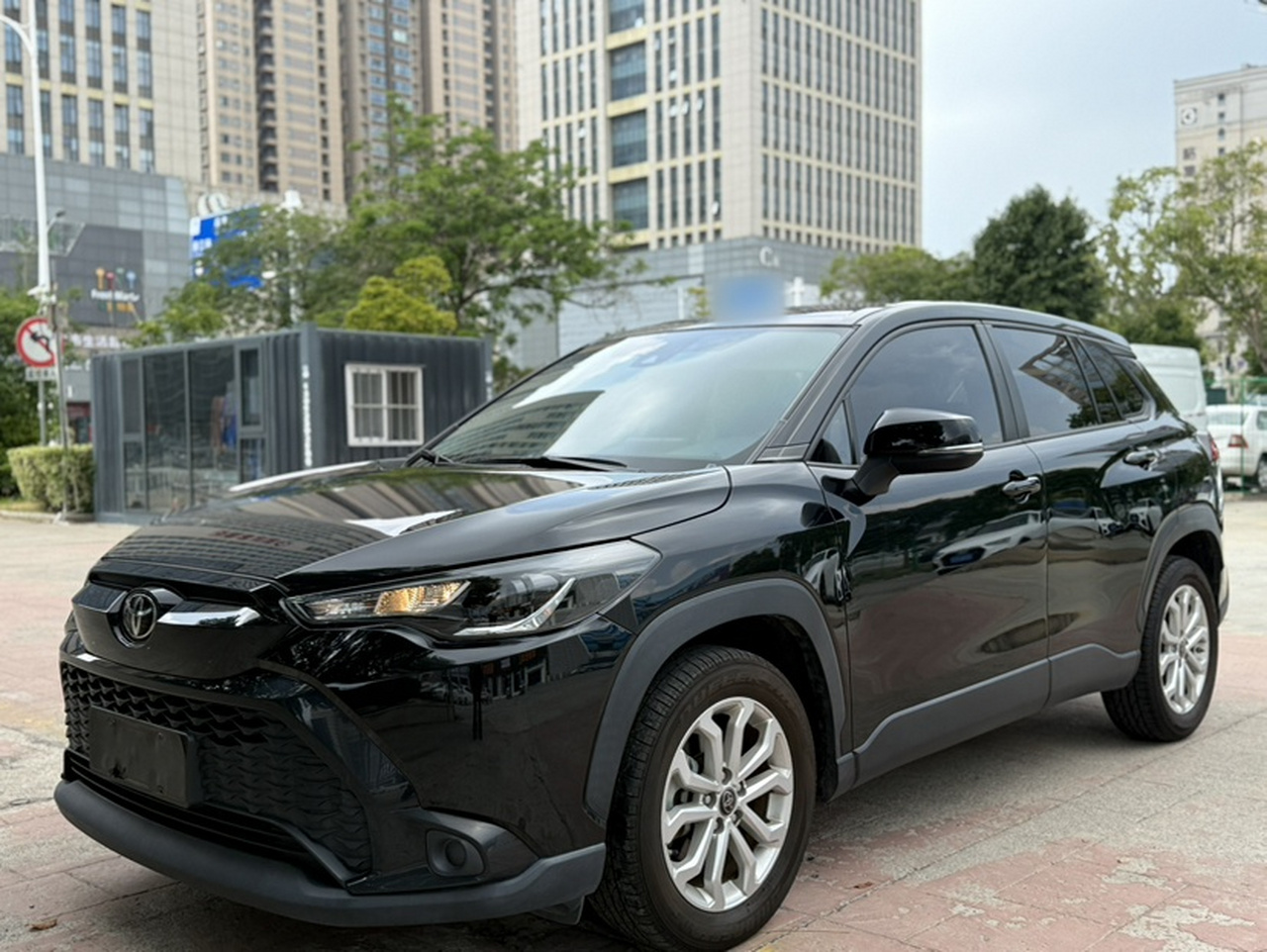 Frontlander 2022 2.0L CVT Leading