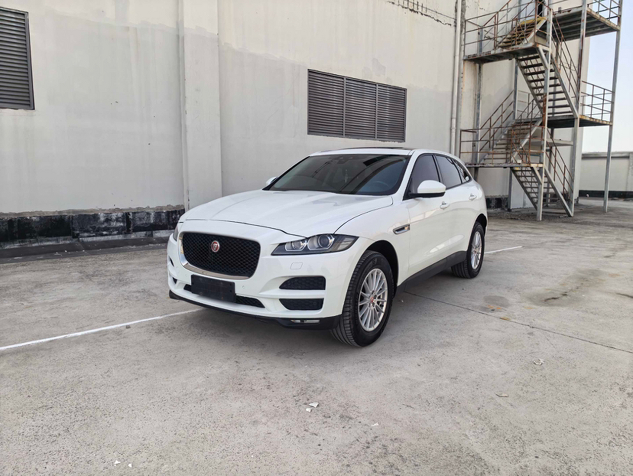 F-PACE 2016 2.0T RWD Exclusive