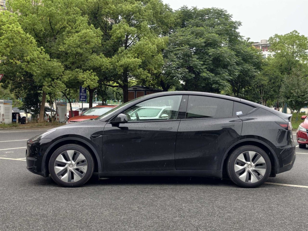 Model Y 2022 Long Range AWD photo 4