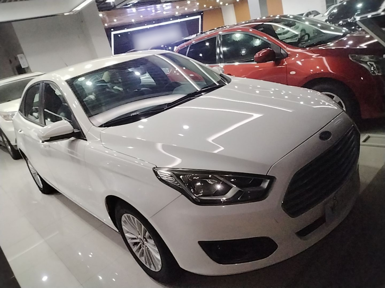 Escort 2015 1.5L MT Comfort photo 3