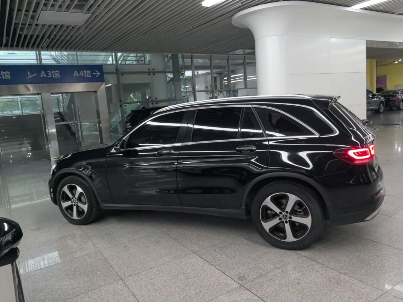GLC 2022 Facelift GLC 260 L 4MATIC Dynamic photo 4