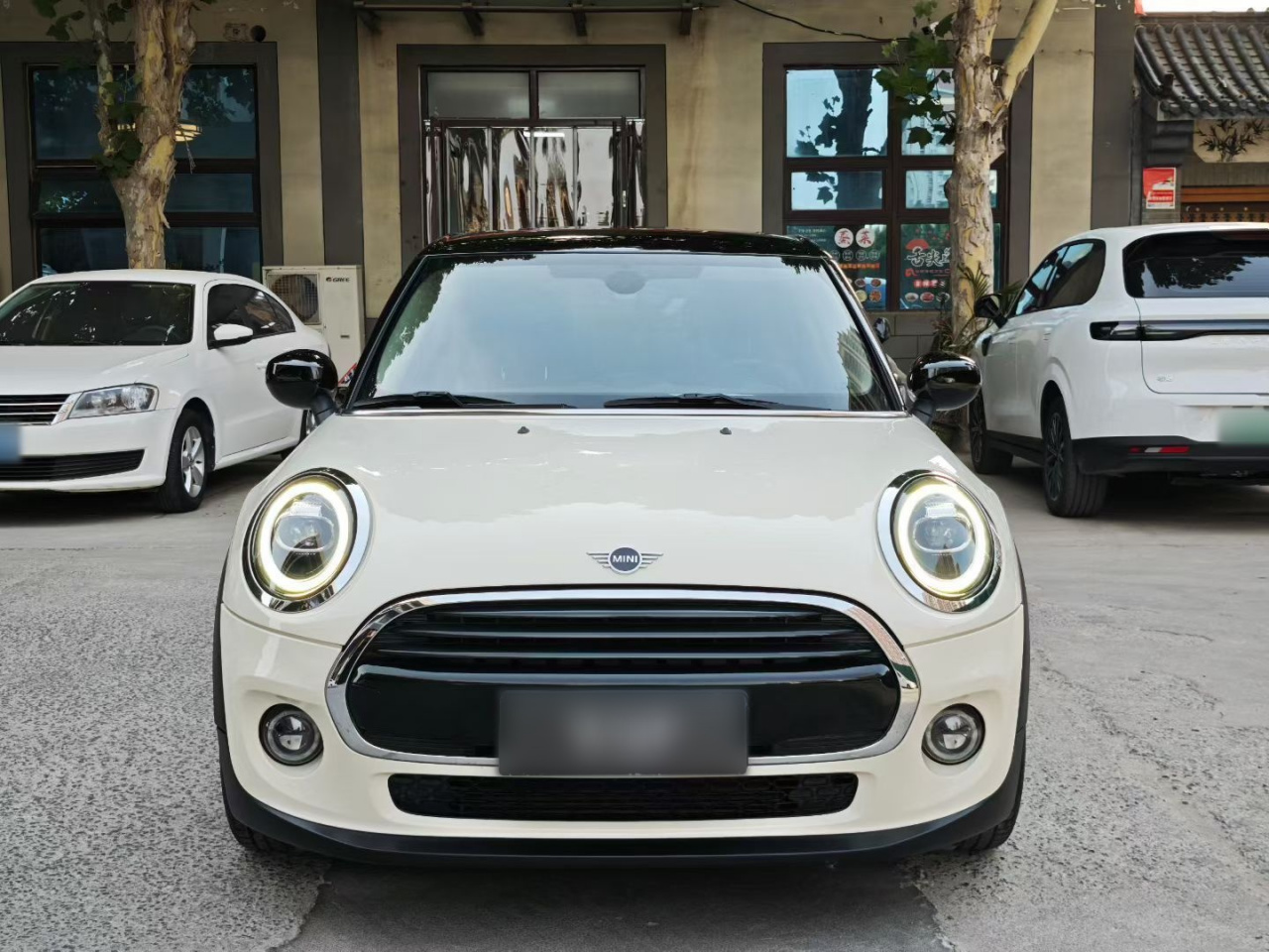 2020 1.5T COOPER Classic 5-Door photo 2