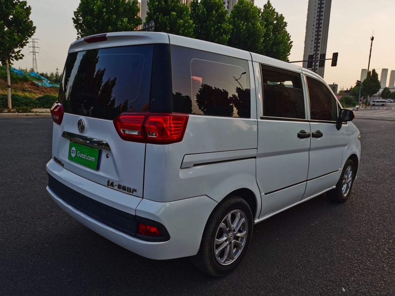 2016 1.5L MT Luxury photo 4