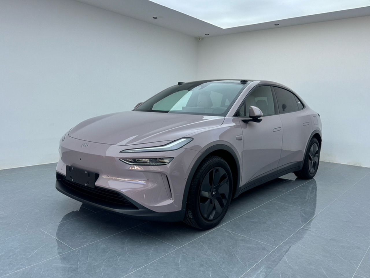 L60 2024 60kWh RWD