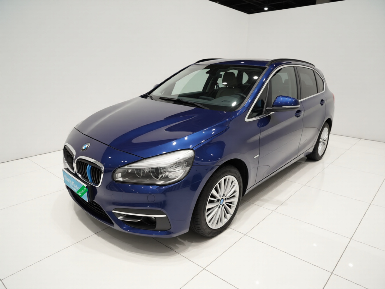 2 Series Wagon 2016 218i Sport Design Package