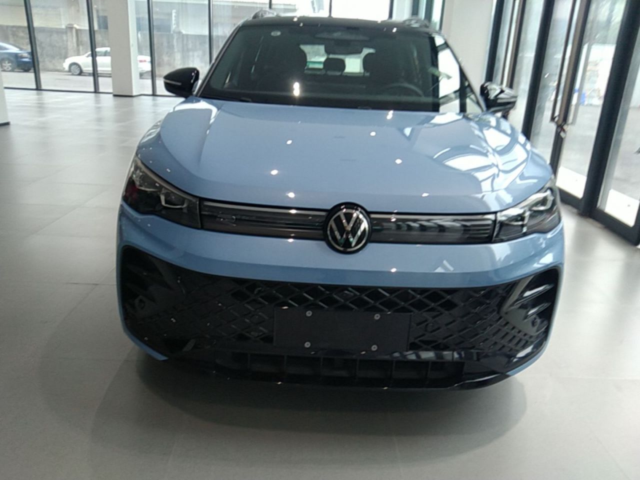 Tiguan L 2026 PRO 380TSI AWD R-Line Smart Premium photo 2