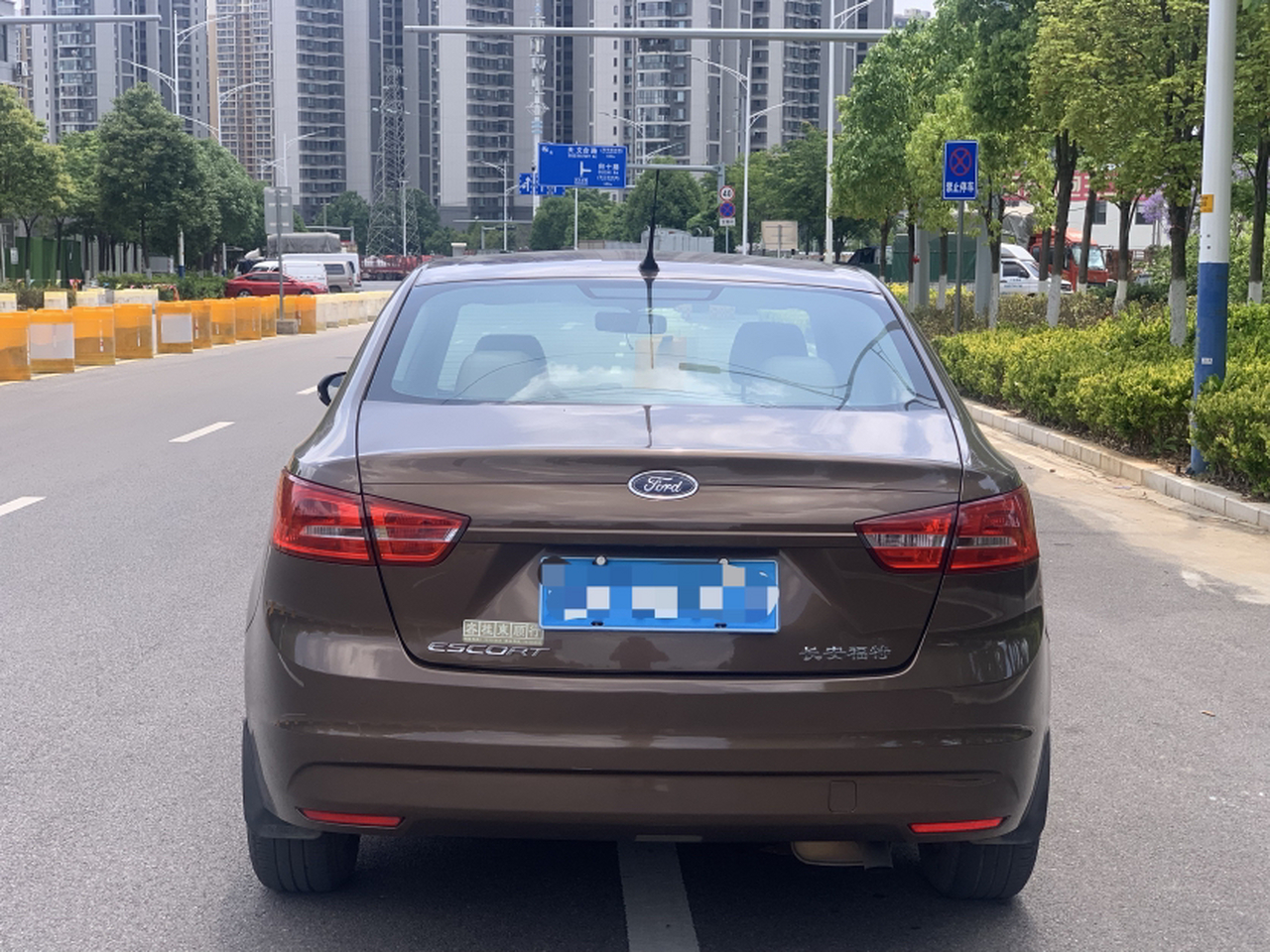 Escort 2015 1.5L AT Comfort photo 4