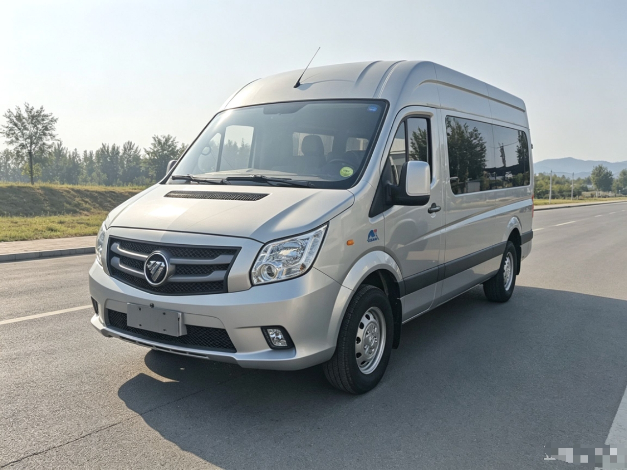 Foton 福田 2023款 2.0T手动吉象长轴中顶后单胎7/9座