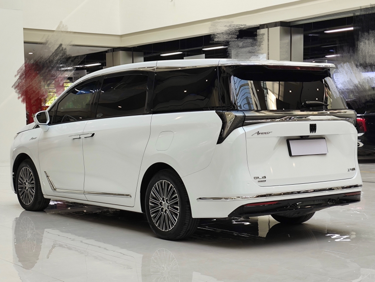 GL8 EV 2024 Exclusive 7-Seater photo 2