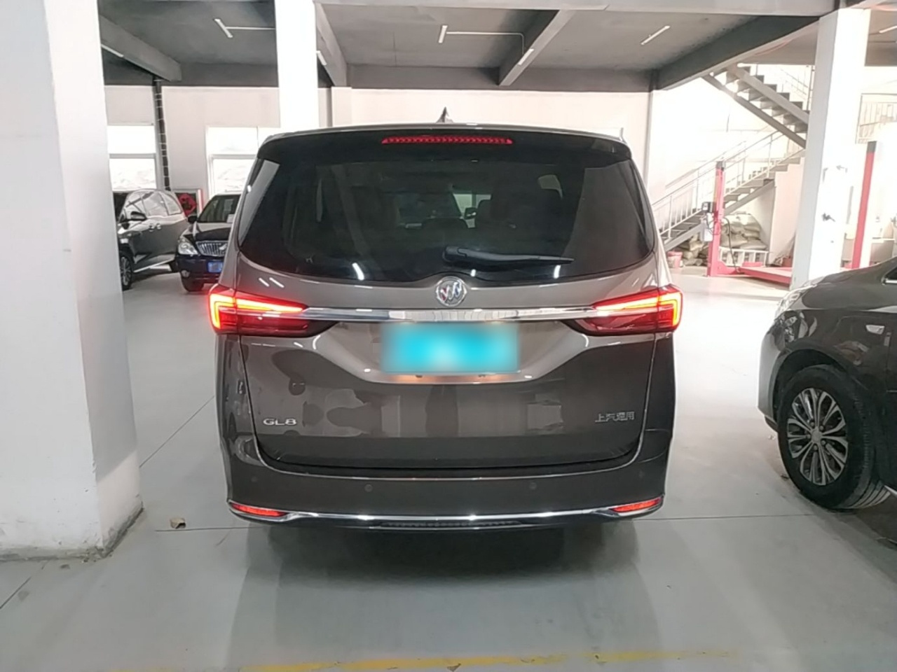 GL8 2023 Facelift Luxury photo 5