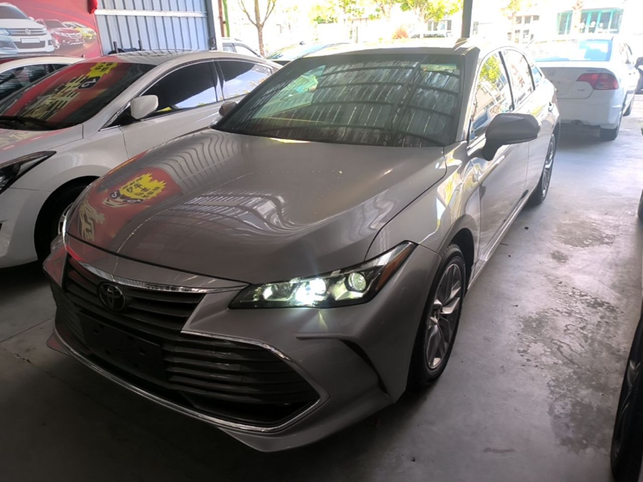 Avalon 2019 2.0L Luxury China VI