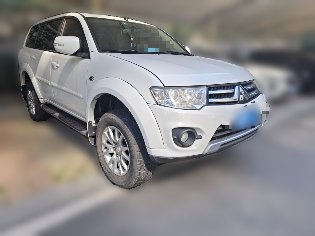 Pajero 2013 3.0L AT RWD Luxury photo 3