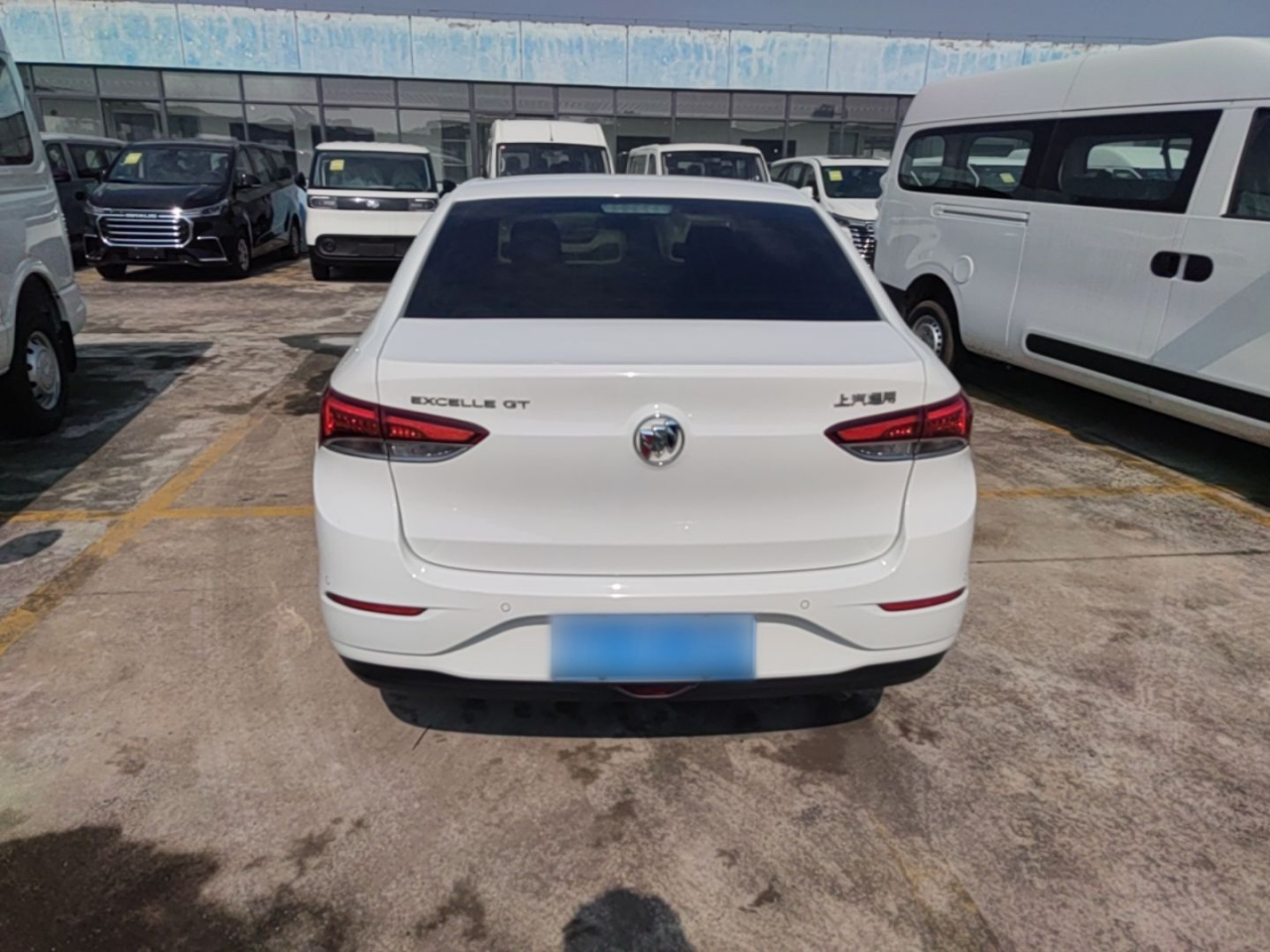 Excelle 2021 Facelift Classic 1.5L AT Elite photo 3