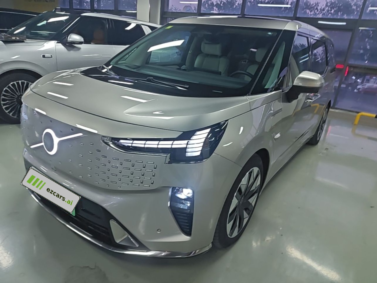 EM90 2025 Ultra 6-Seater