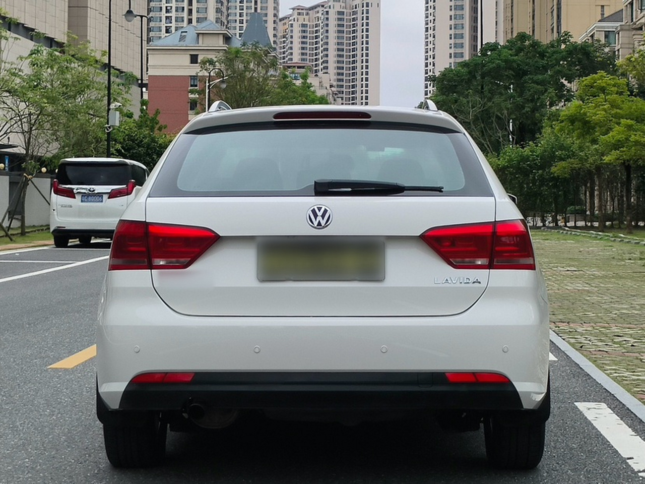 2013 1.6L AT photo 3