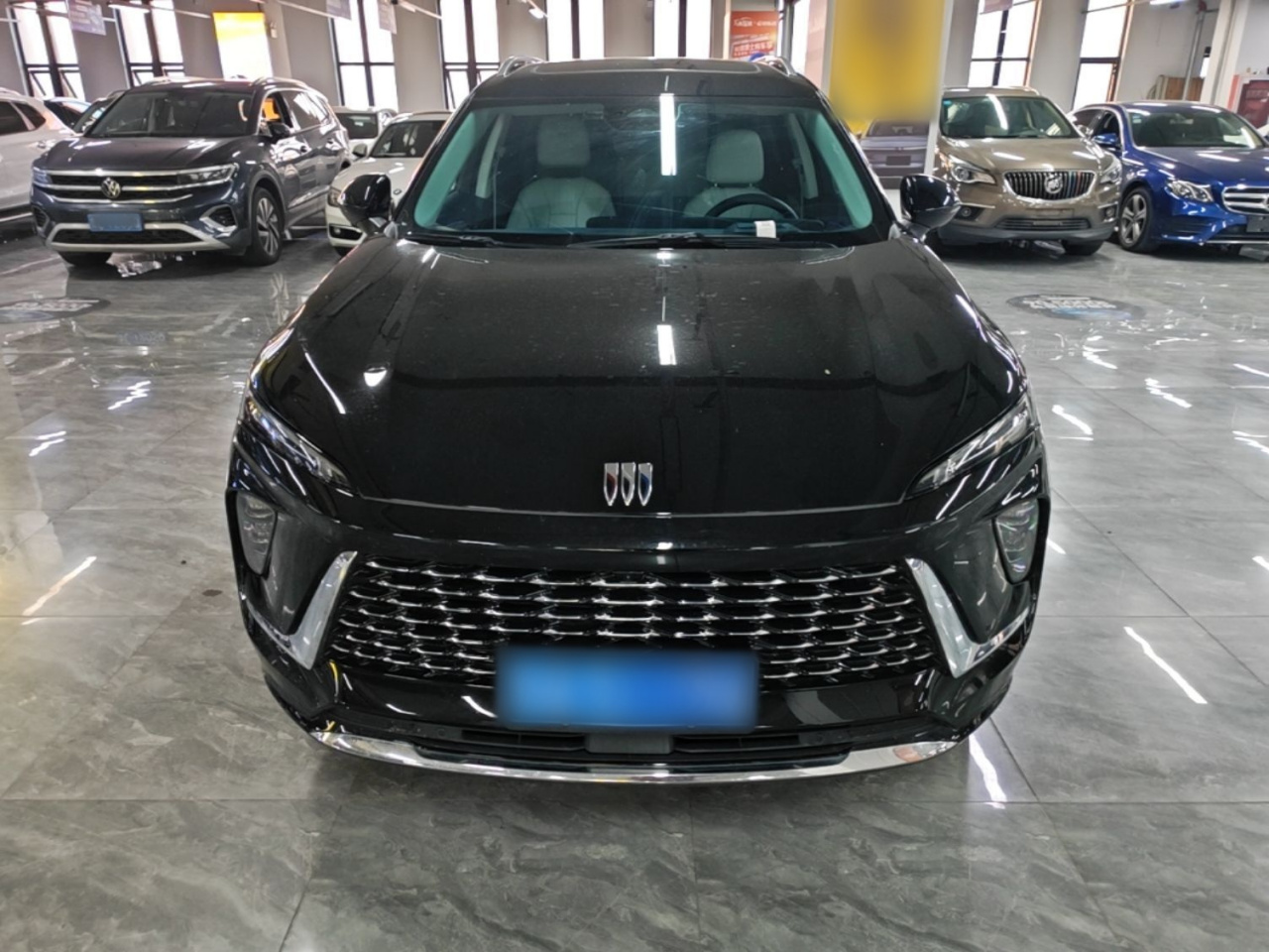2024 Envision Plus AWD Avenir photo 2