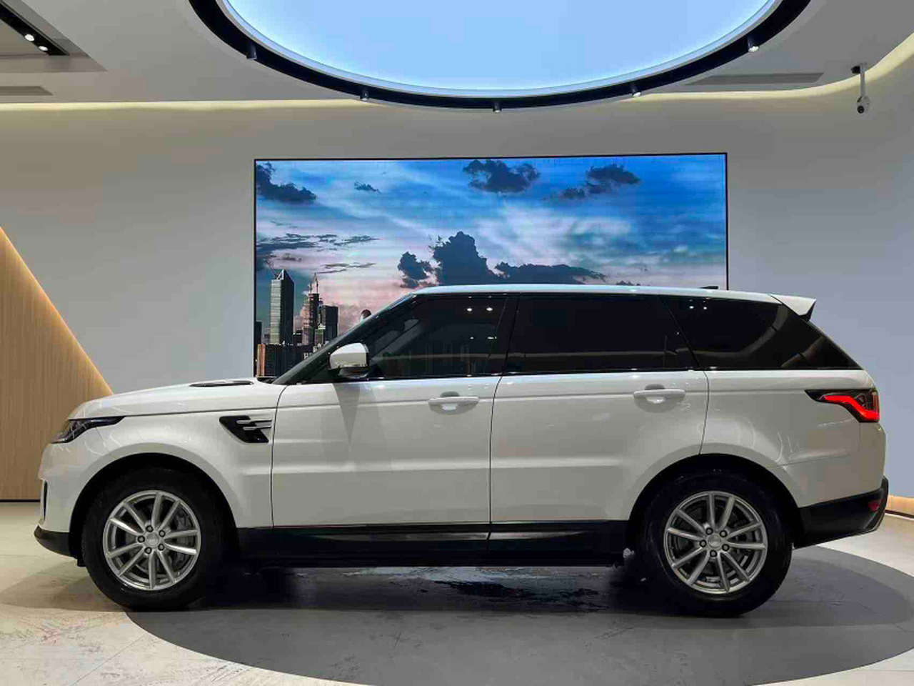 Range Rover Sport 2020 3.0 L6 SE photo 2