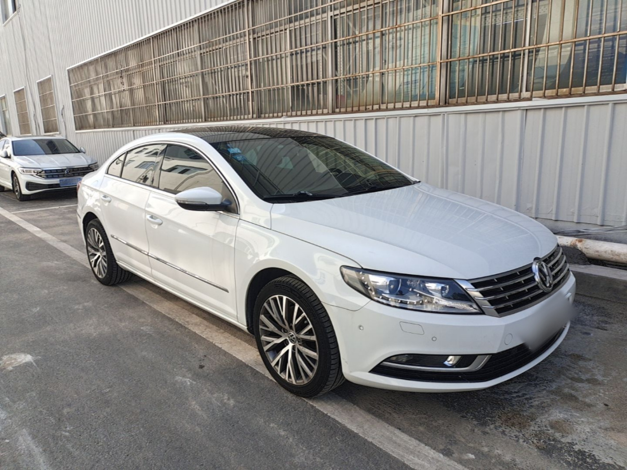 FAW-Volkswagen CC 2016 1.8TSI Luxury photo 3