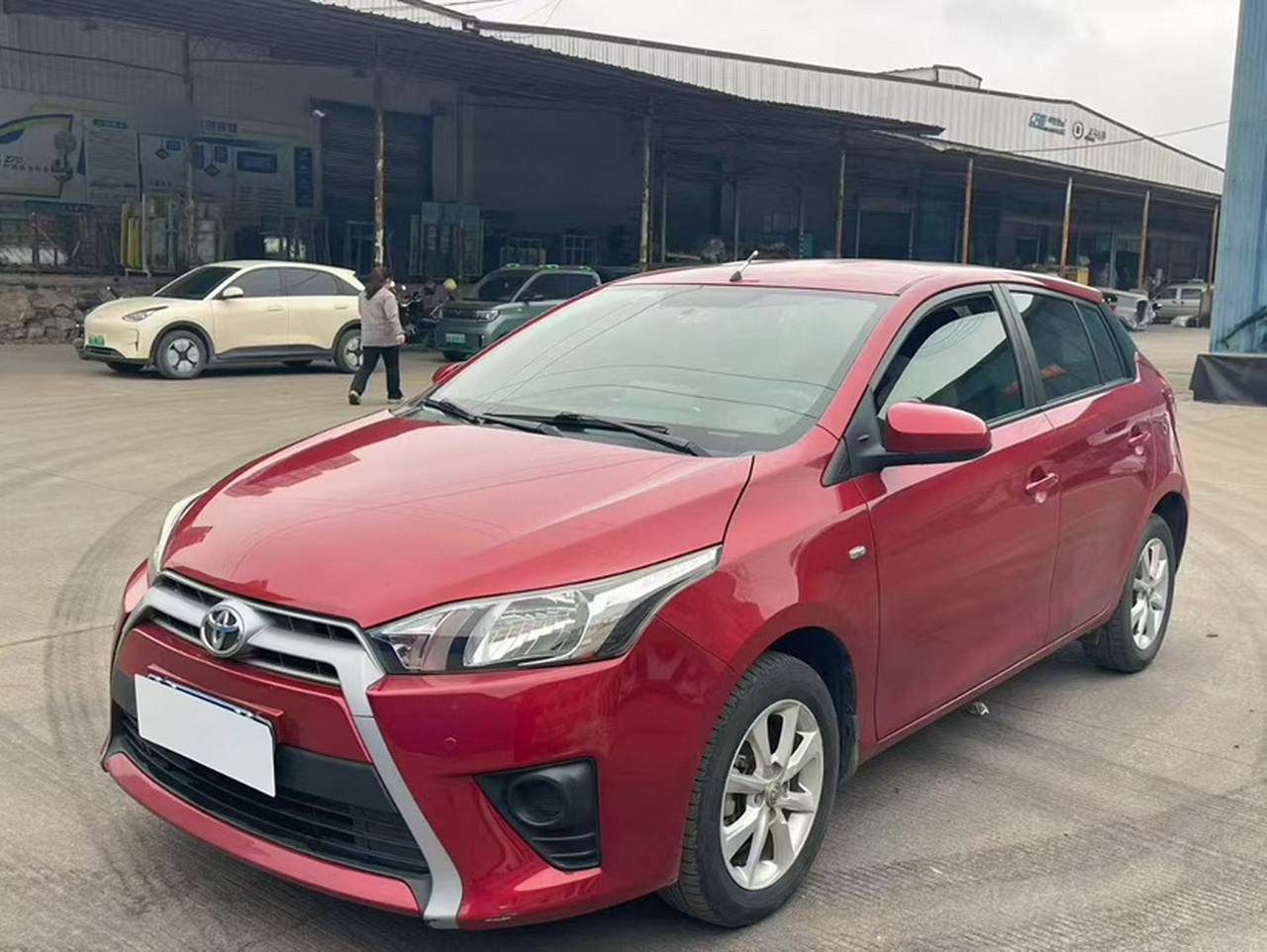 YARiS L 2015 1.5E AT