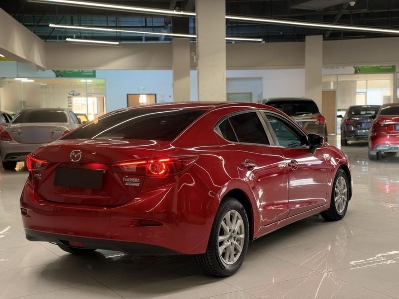 3 Axela 2017 Sedan 1.5L AT Luxury China V photo 2