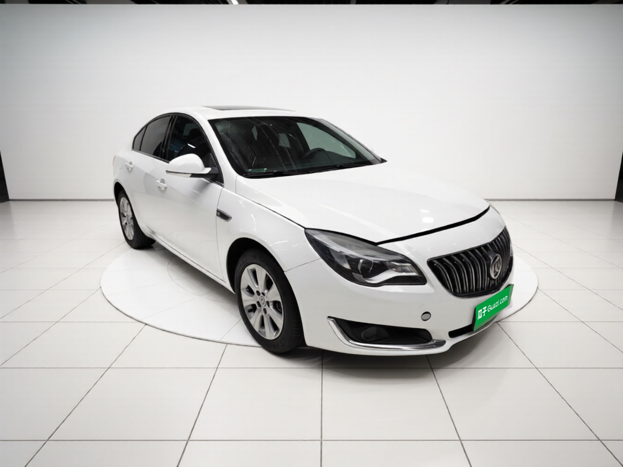 Regal 2015 1.6T Leading Tech photo 3