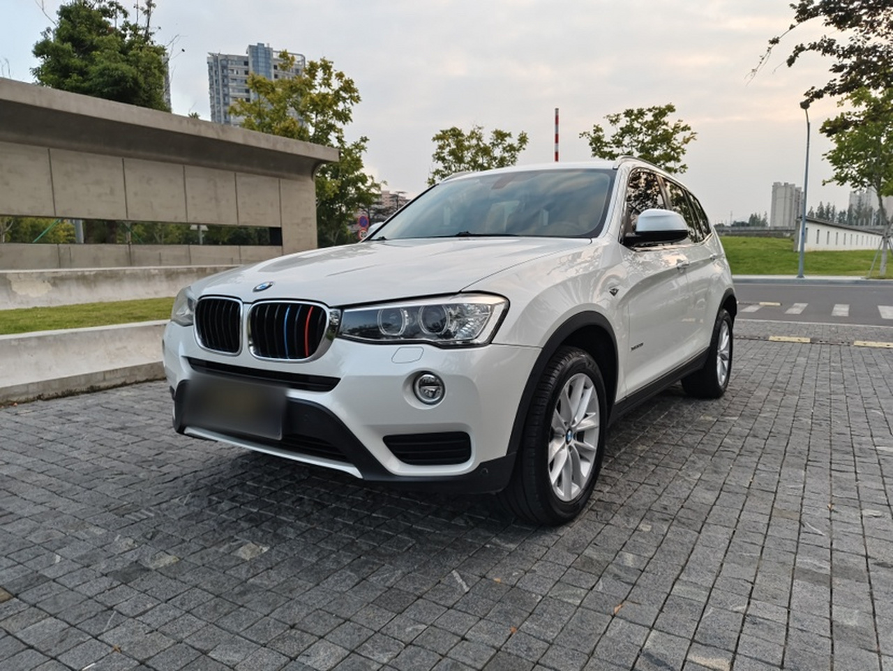 X3 Imported 2014 xDrive28i Leading