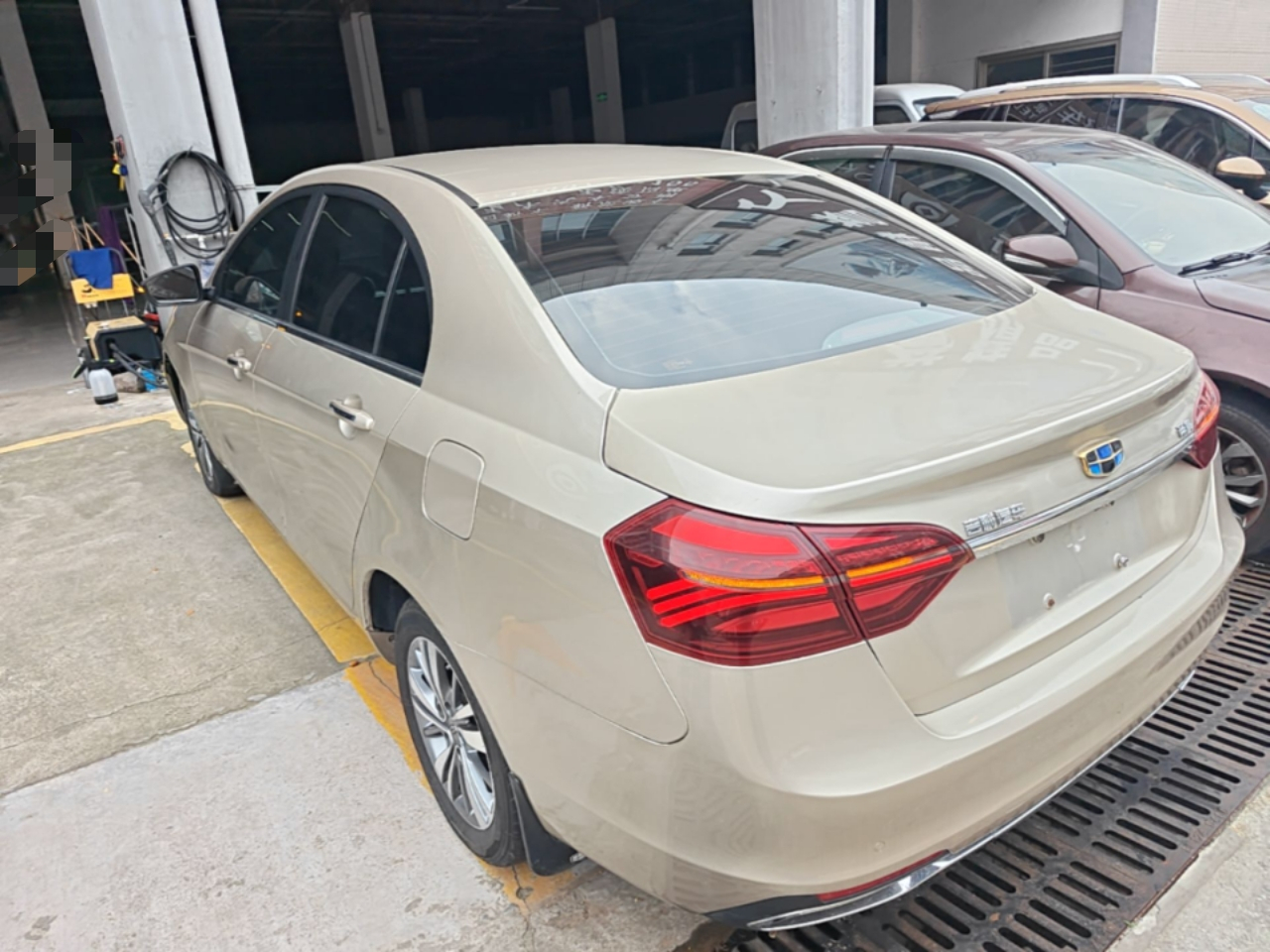 Emgrand 2018 1.5L CVT photo 4