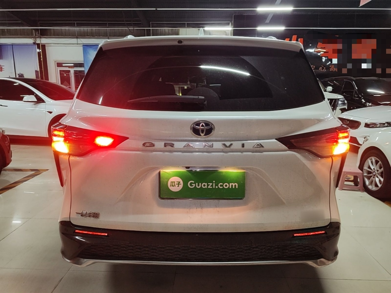 Granvia 2023 2.5L Hybrid Premium PLUS photo 5