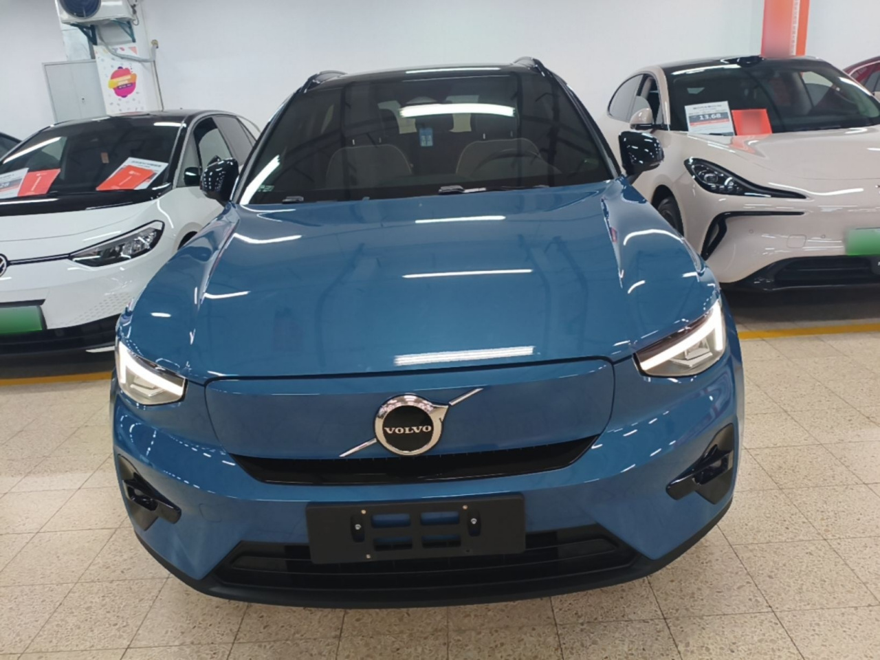 XC40 EV 2023 Long Range photo 2