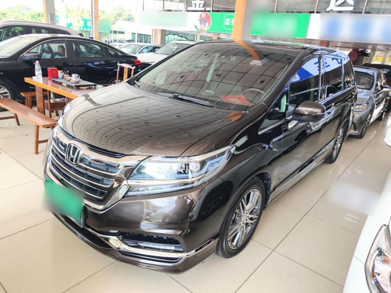 Elysion 2019 2.0L Hybrid Luxury