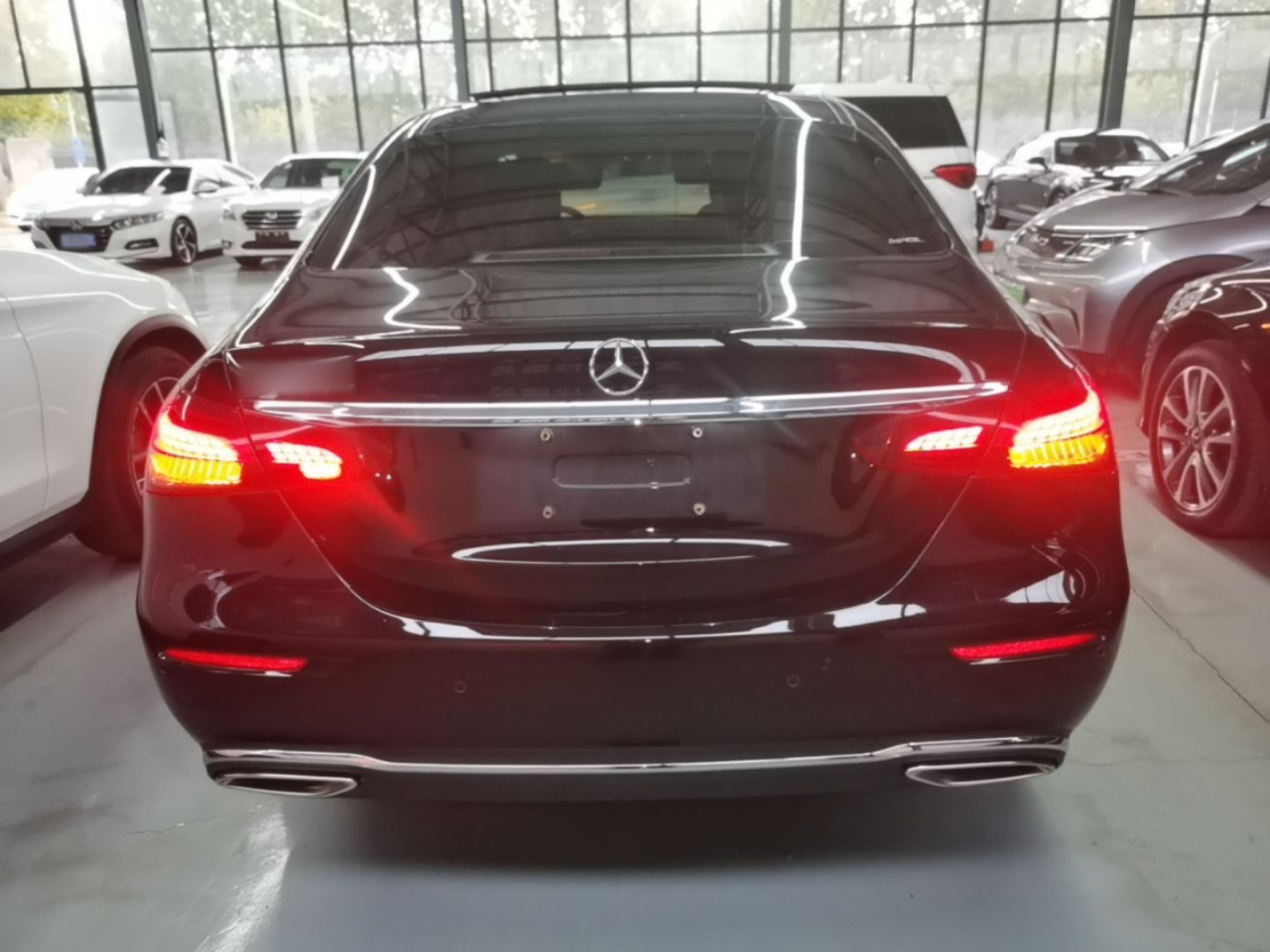E-Class 2023 E 260 L photo 5