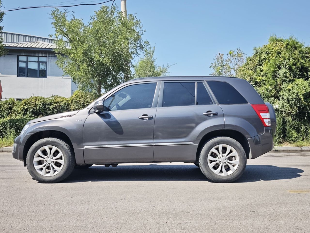 Vitara 2012 2.4L AT Luxury 5-Door photo 3