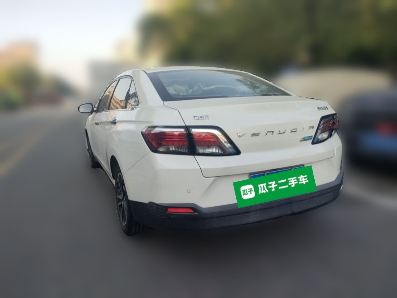 D60 2019 1.6L XL CVT Connected Elite photo 4