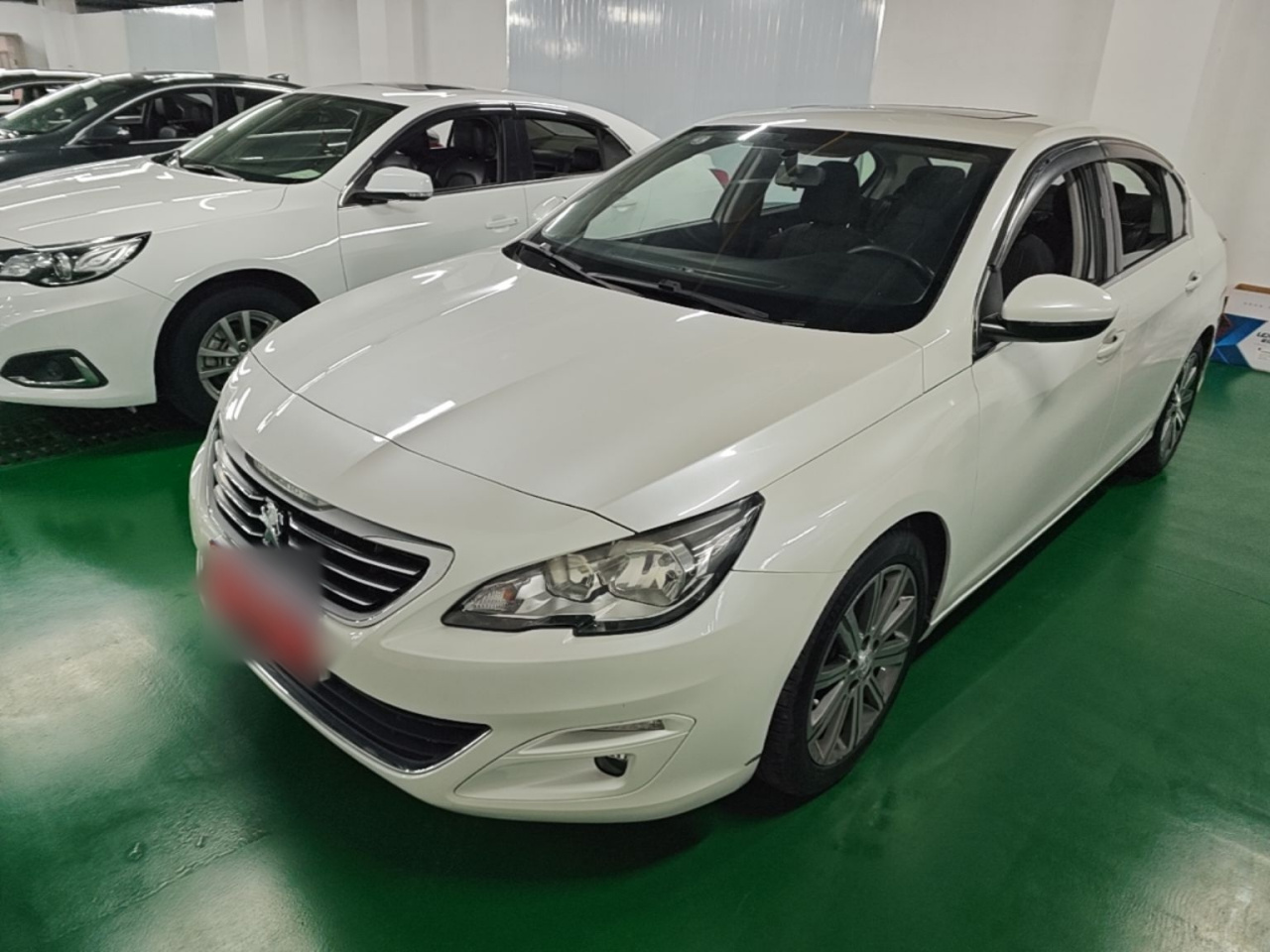408 2014 1.8L AT Luxury