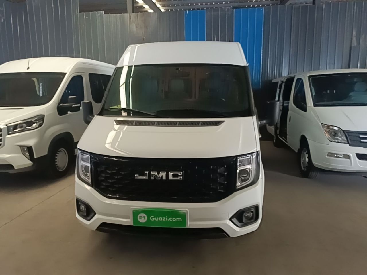 2023 2.0T MT Short Wheelbase 5-Seater photo 2