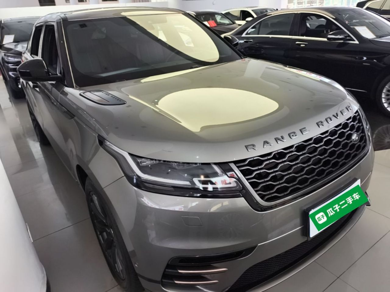 Range Rover Velar 2018 P380 R-DYNAMIC SE photo 3