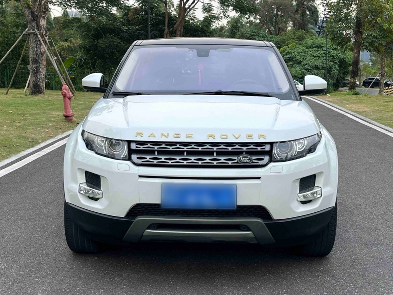 Range Rover Evoque 2015 2.0T 5-Door photo 4